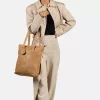 Burkely Soft Skylar barna színű női bőr shopper, hátizsák 14"