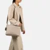 Burkely Soft Skylar törtfehér színű női bőr oldaltáska, crossbody