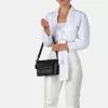 Burkely Casual Cayla fekete női bőr válltáska 23 x 15,5 cm