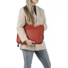Burkely Bold Bobby Sleeve piros bőr laptoptáska, oldaltáska 15.6"  39 x 28 cm
