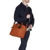 Burkely Moving Maddox narancssárga színű bőr laptoptáska, oldaltáska 15.6"