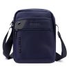 Pierre Cardin 2081 ALAN09 sötétkék férfi oldaltáska 20 x 24 x 9 cm