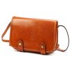 Florence 58 konyakbarna női fényes bőr oldaltáska 20 x 15 x 7 cm
