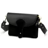 Luka 26-100 D fekete női bőr oldaltáska, crossbody 24.5 x 18 x 6 cm