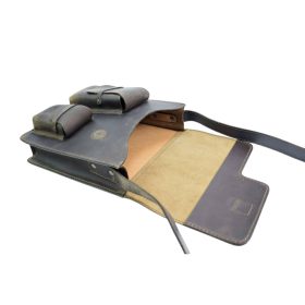   Blázek & Anni pull-up marhabőr férfi oldaltáska 27 x 24 cm.