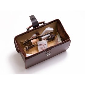   Blázek & Anni átfogópántos pull-up bőr orvosi táska 43 x 18 x 24 cm