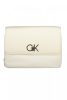 Calvin Klein bézs női kézitáska, válltáska 20 x 15 x 3 cm