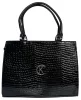 Kubra D 646 fekete, lakk, női rostbőr kézitáska, válltáska 33 x 26 x 12 cm